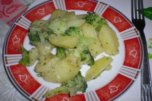 Cartofi cu broccoli. Reteta cartofi cu broccoli